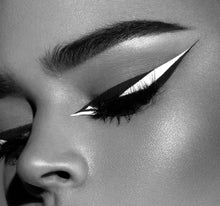 LIQUID LINER - BLACK OUT ON MODEL-view-2