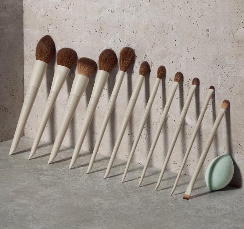Signature Look 12-Piece Face & Eye Brush Set - Image 3 out of 5